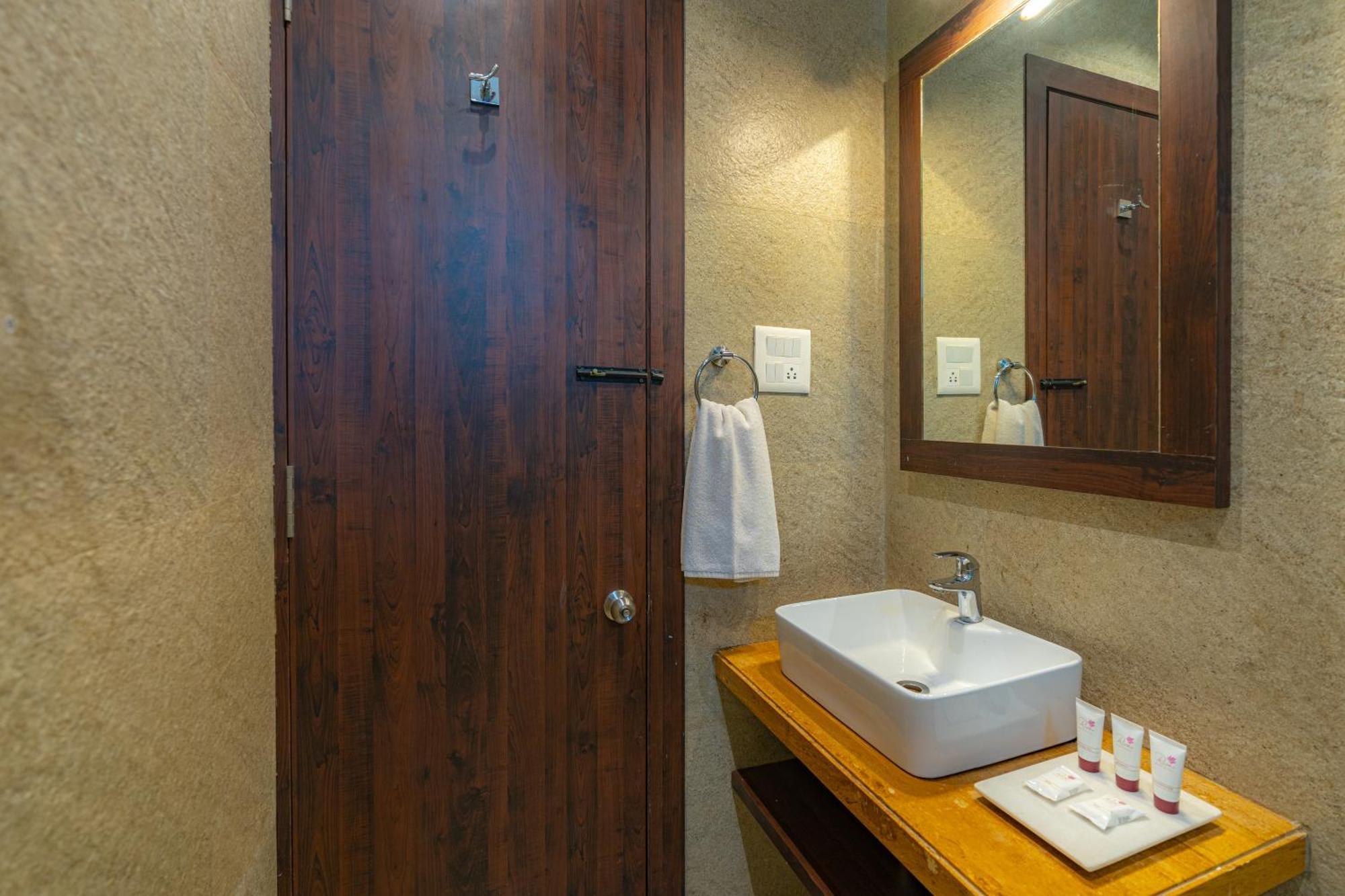 Riva Gold Coast 3*